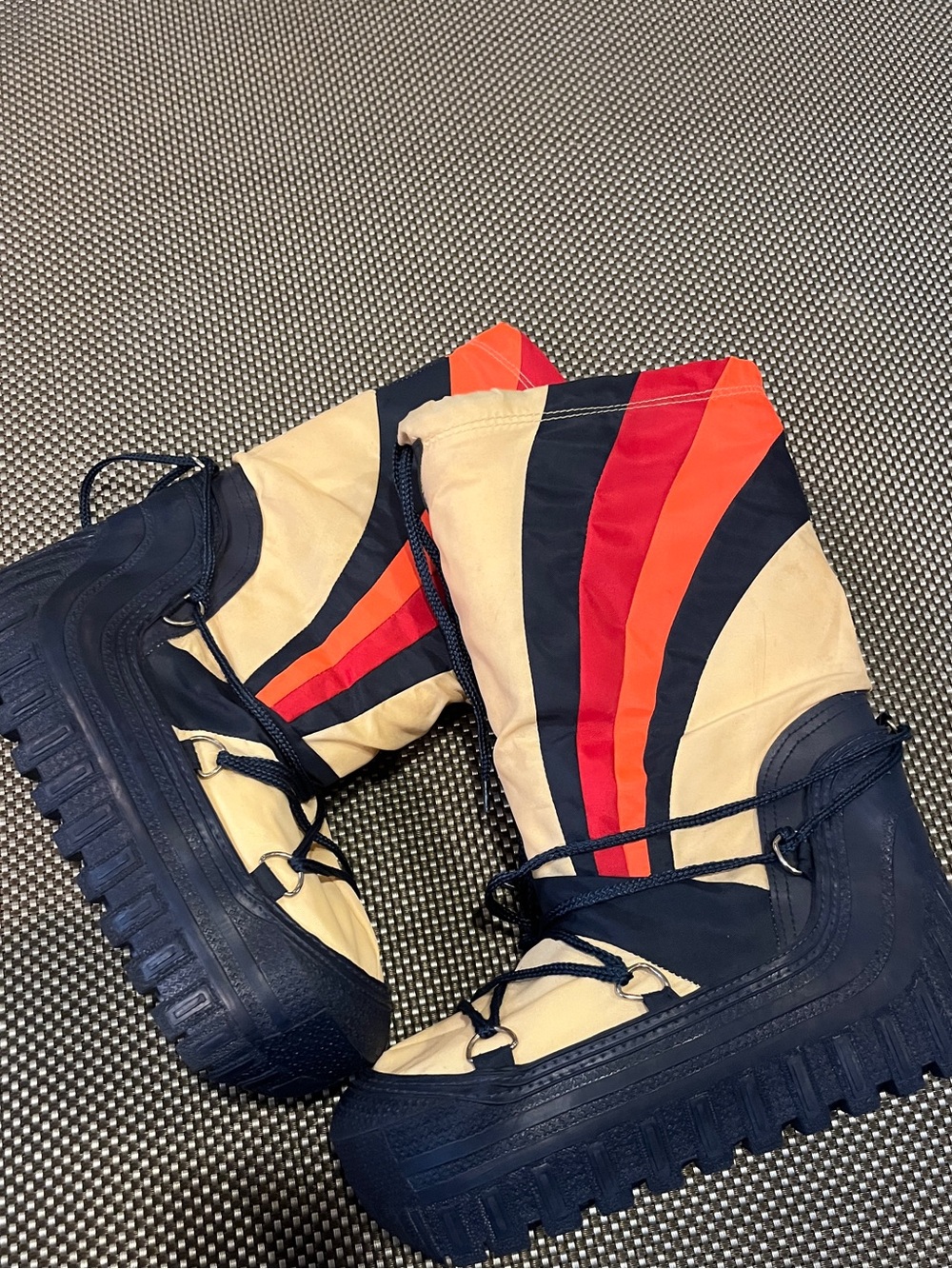 Vintage 70s 80s Rainbow Stripe Snow Moon Boots Made in Korea Men’s 7-8